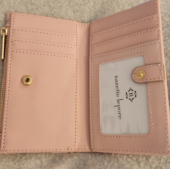 Nanette Lepore Light Pink Bi-Fold Wallet w/Gift Box - NIB - Picture 7 of 7